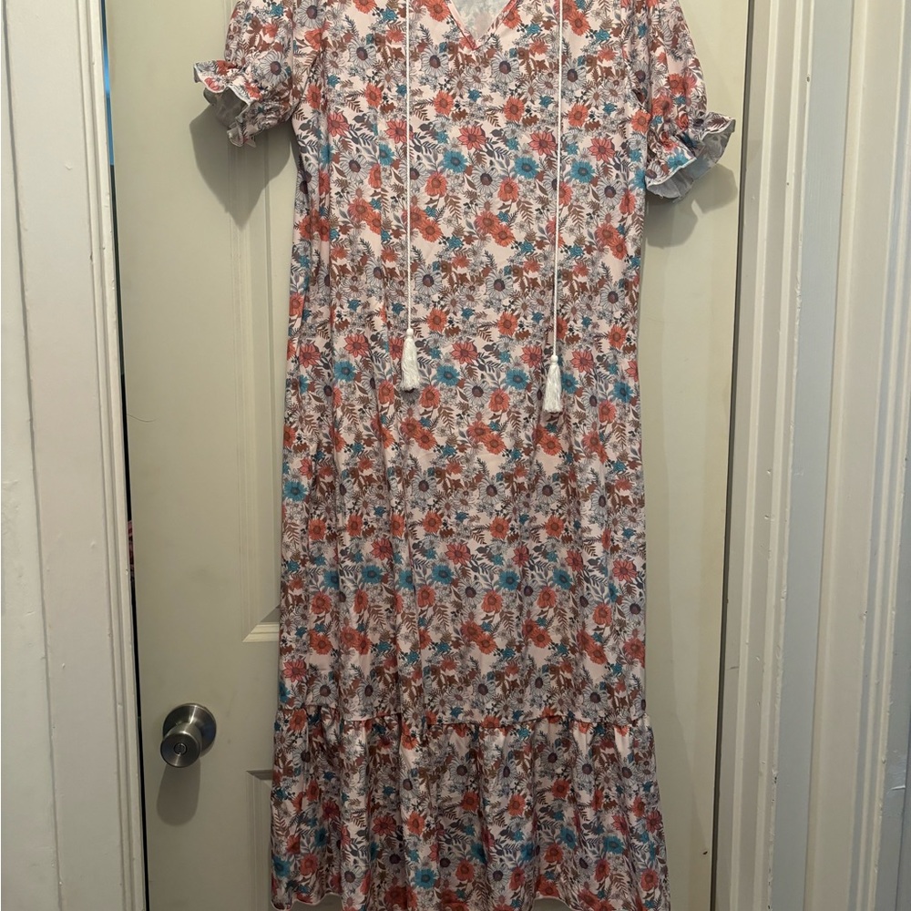 Chic Floral Maxi Dress in Blue and Red